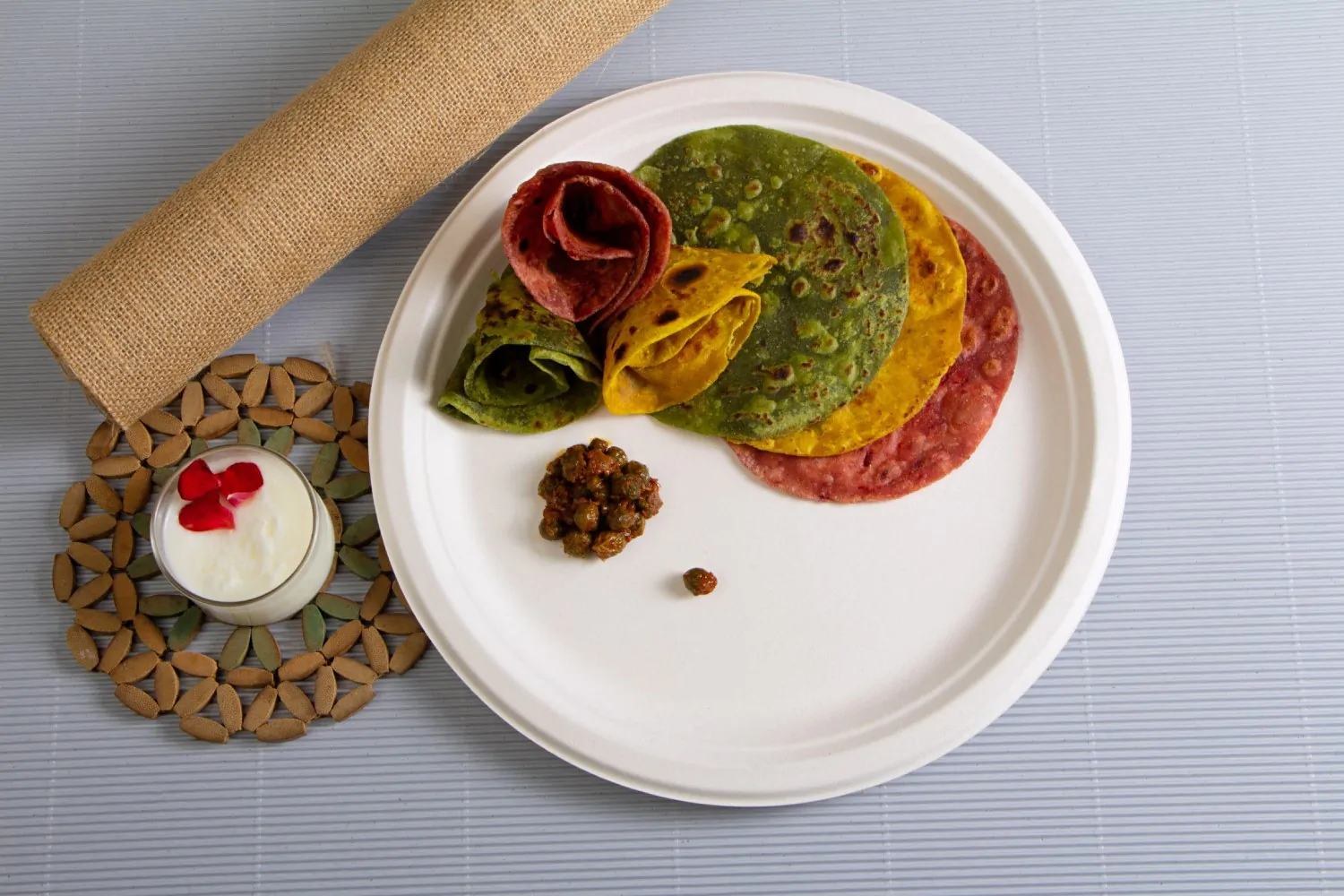 Bagasse plate served with food
